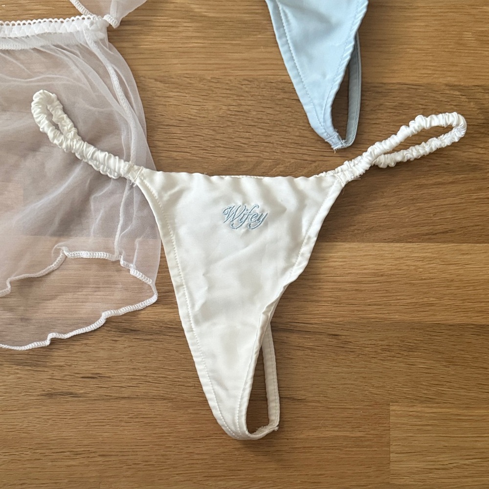 Privacy Please Sheer White Intimates Set - Picture 3 of 6